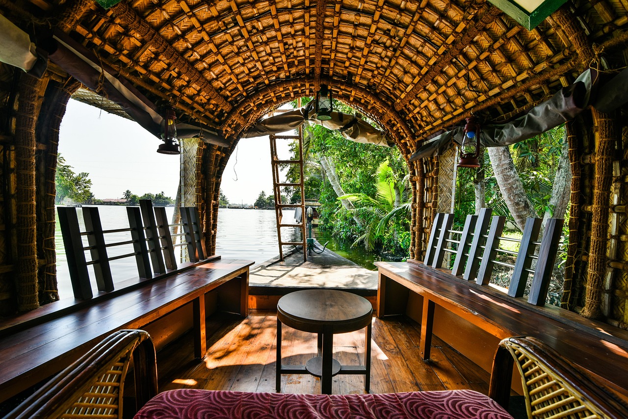 Kerala Holiday Packages - Book Luxury Holiday at Kerala